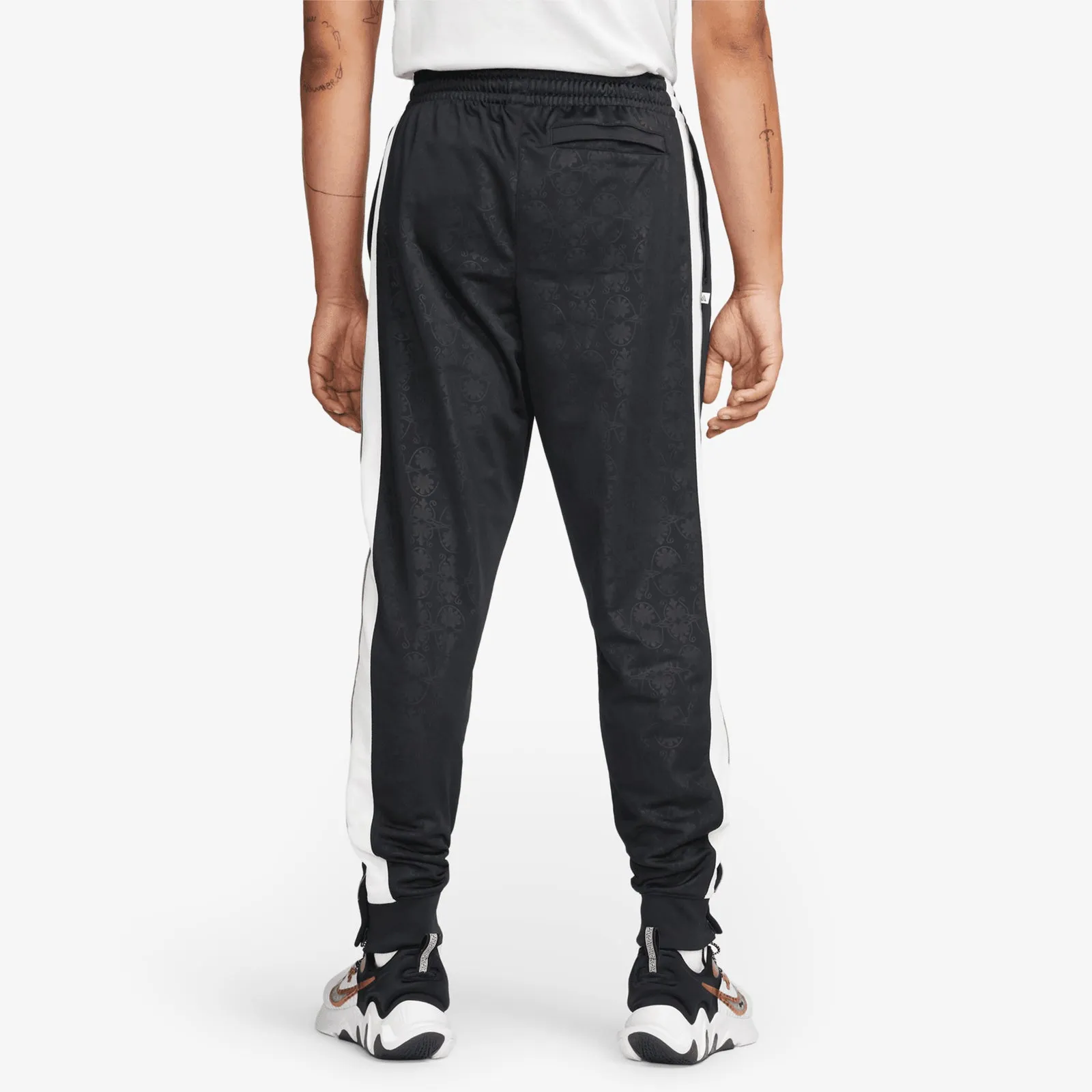 Giannis Lightweight Pants - Black