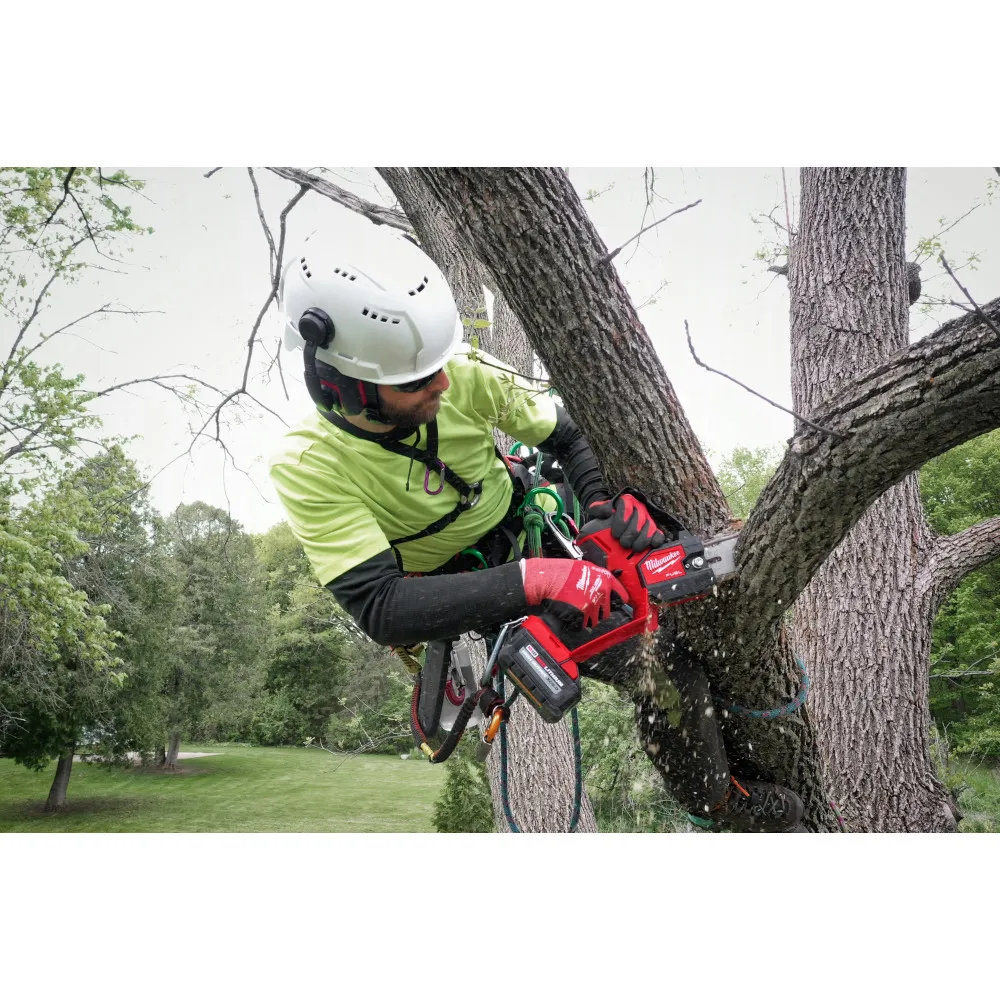 Milwaukee M18 Fuel Hatchet 8" Pruning Saw